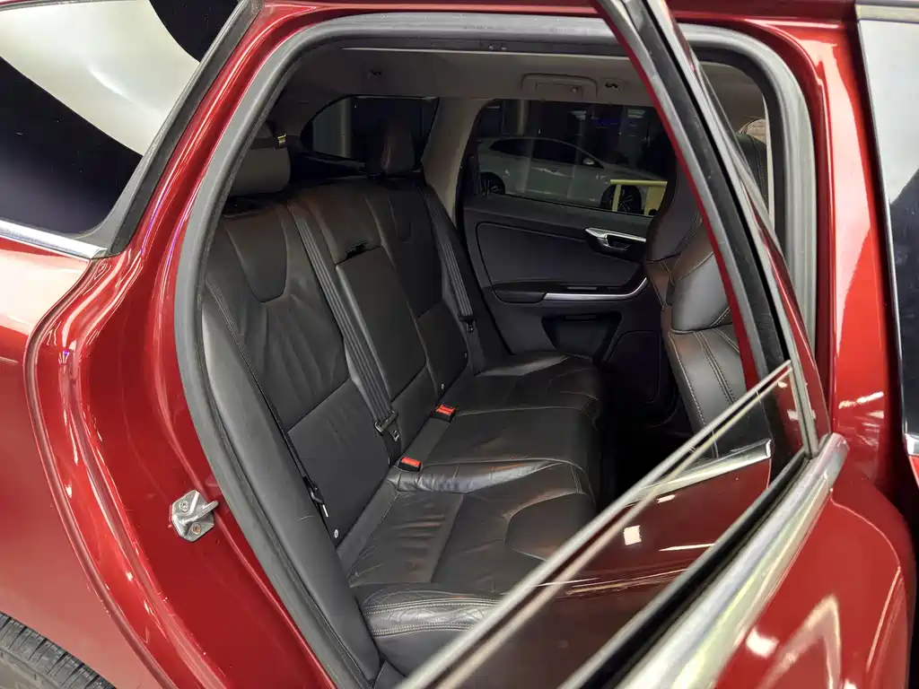 Volvo XC60 2014 — фото 13