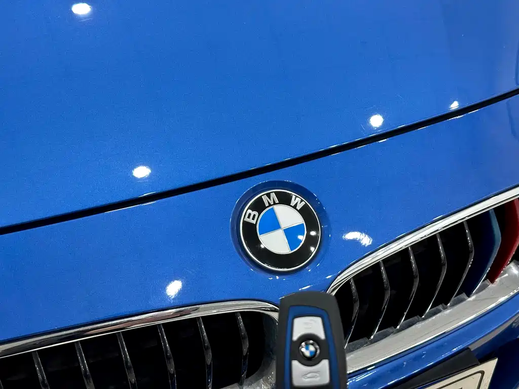 BMW 3 Series 2019 — фото 29