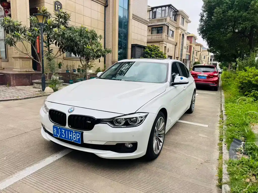 BMW 3 Series 2019 — фото 1