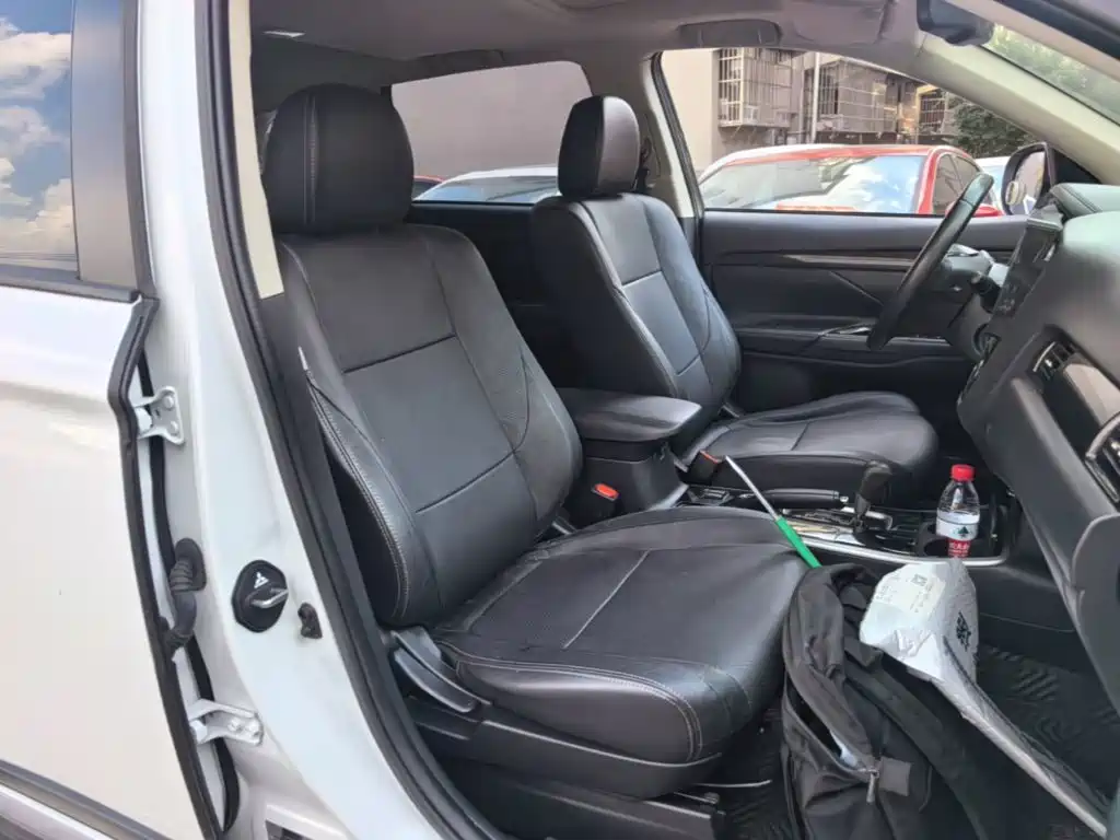 Mitsubishi Outlander 2018 — фото 25