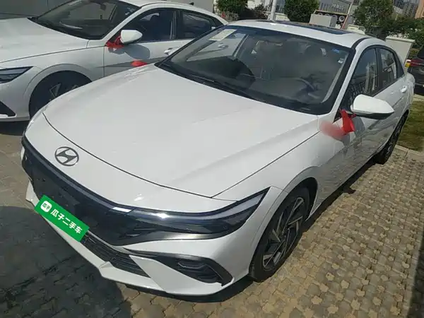 Hyundai Elantra 2023