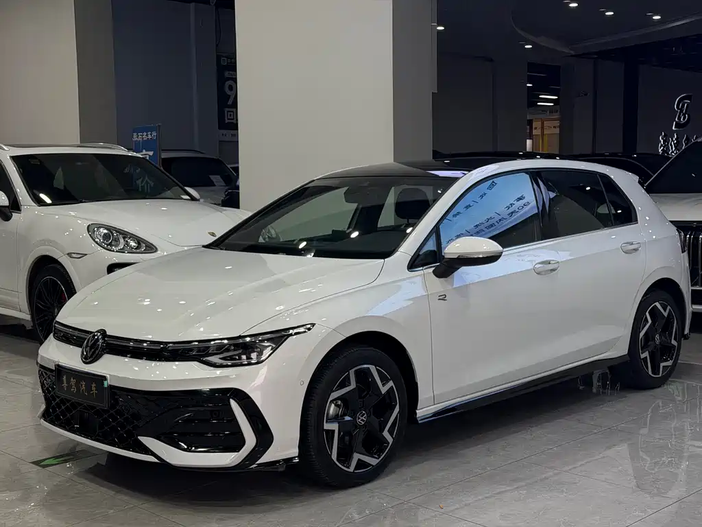 Volkswagen Golf 2025