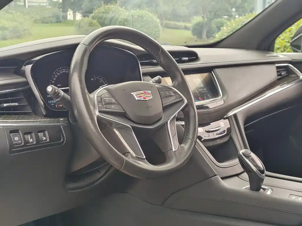 Cadillac XT5 2019 — фото 13