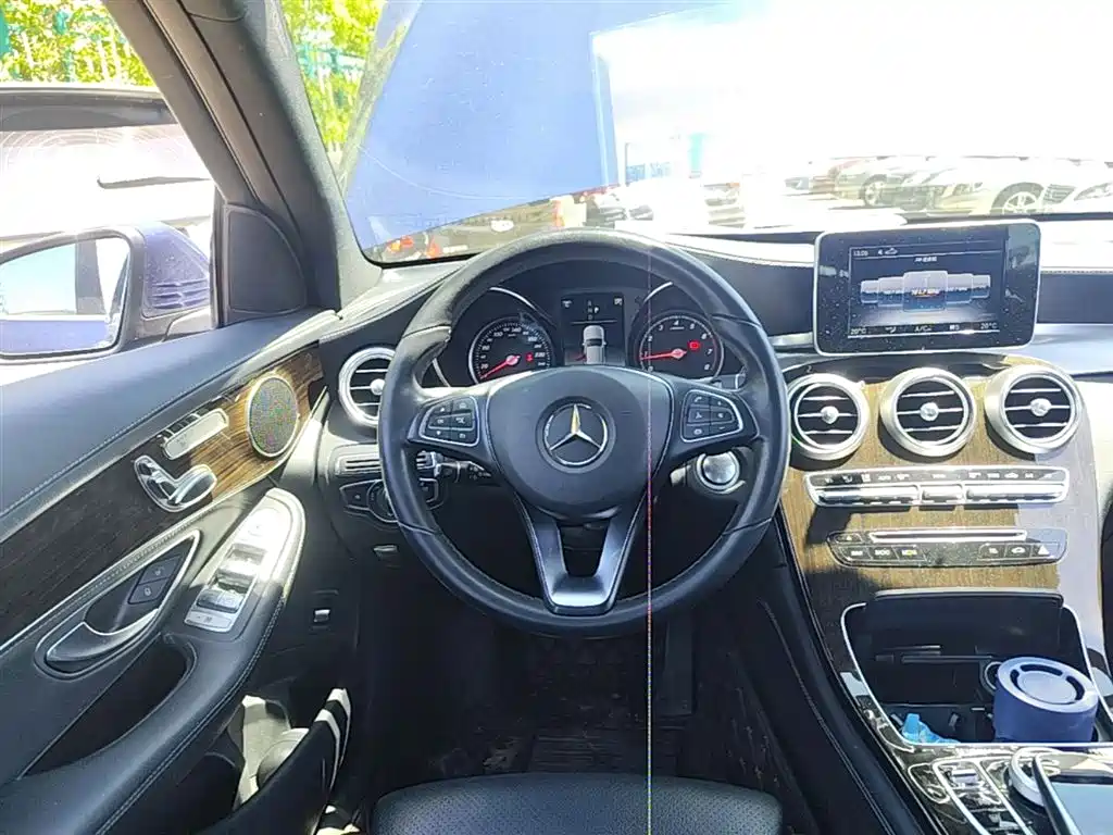 Mercedes-Benz GLC 2018 — фото 11