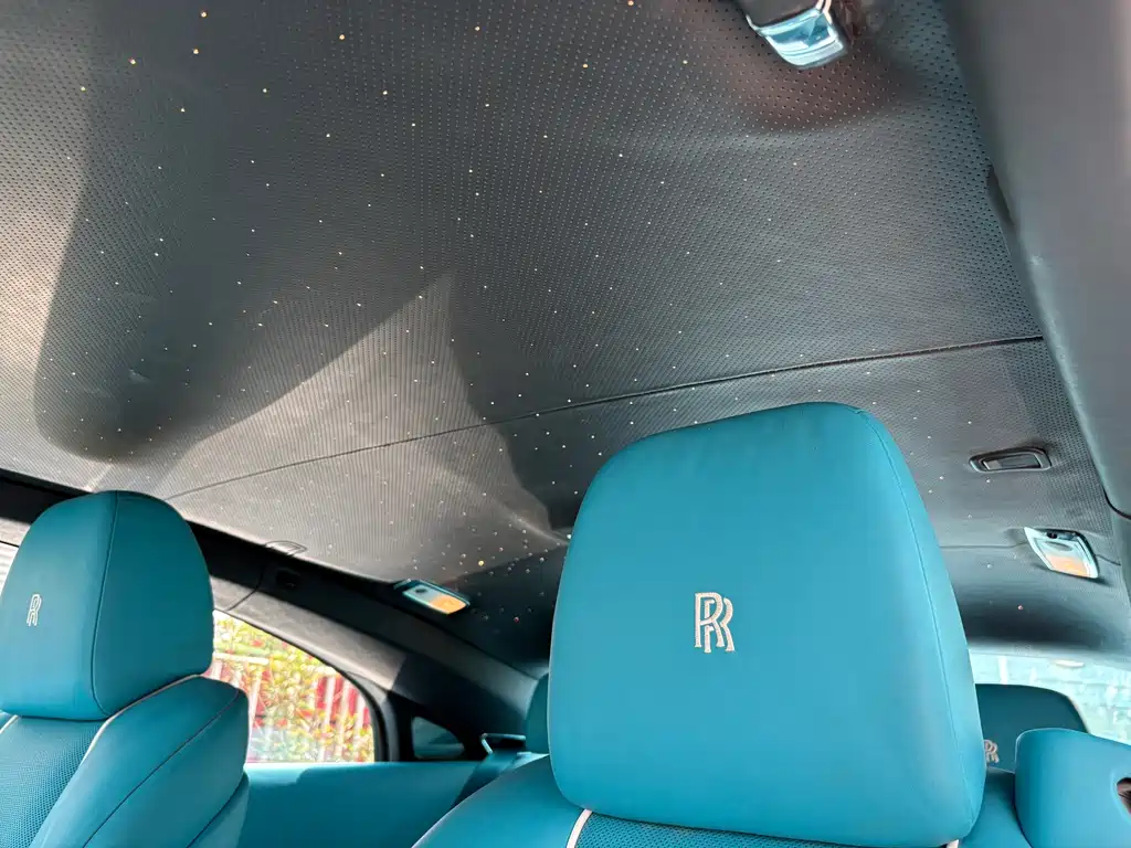 Rolls-Royce Phantom 2019 — фото 16
