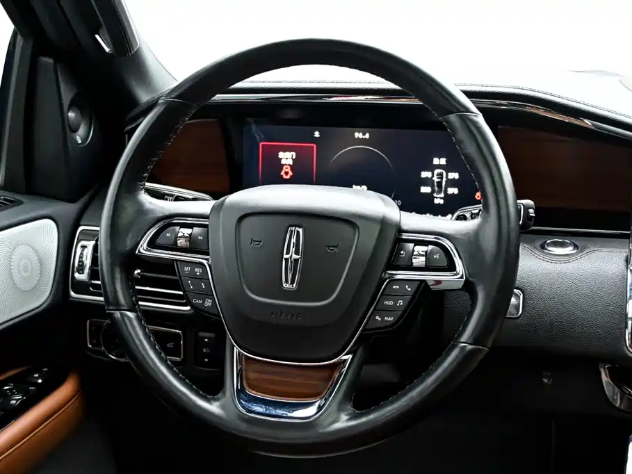 Lincoln Navigator 2020 — фото 19