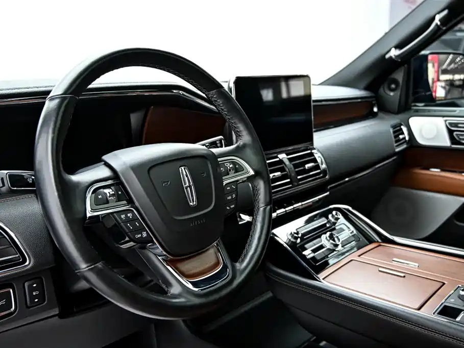Lincoln Navigator 2020 — фото 14