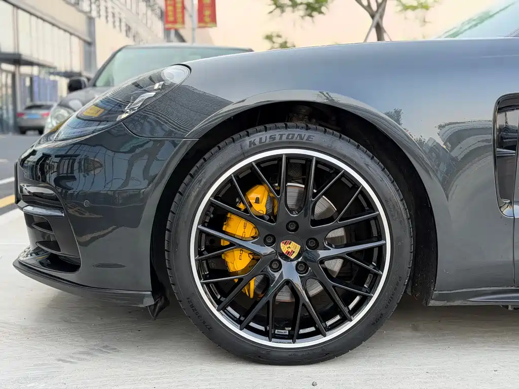 Porsche Panamera 2018 — фото 17