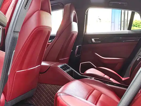 Porsche Panamera 2023