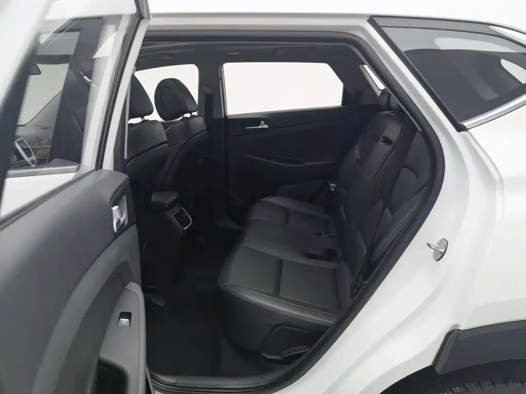 Hyundai Tucson 2018 — фото 15
