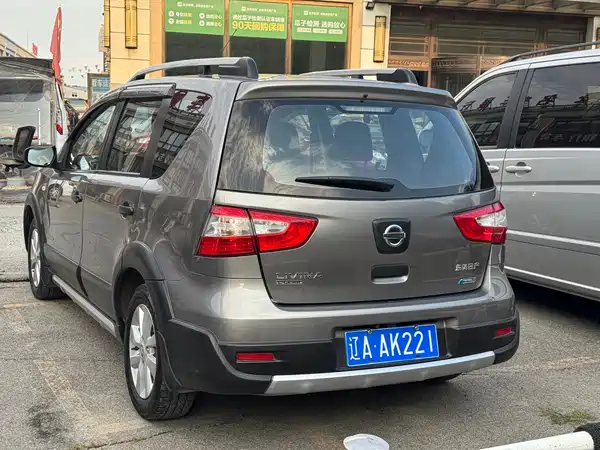 Nissan Livina 2014