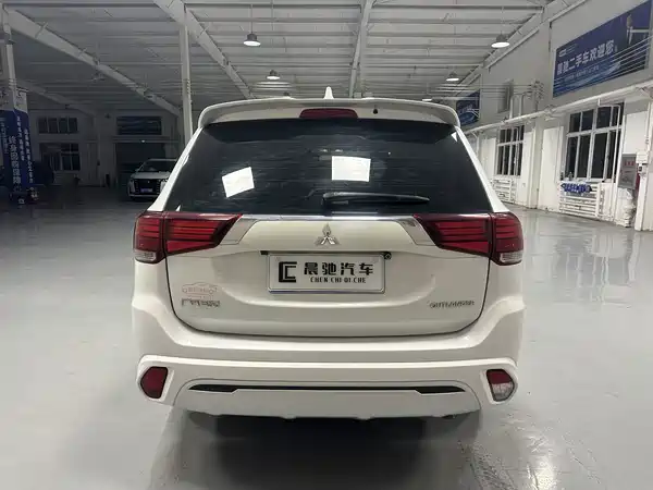Mitsubishi Outlander 2021