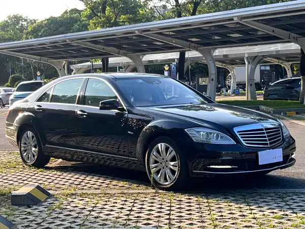 Mercedes-Benz S-Class 2012