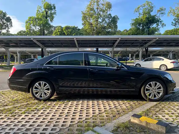 Mercedes-Benz S-Class 2012