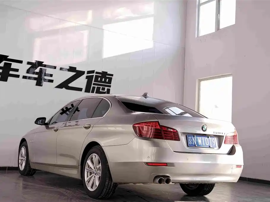 BMW 5 Series 2016 — фото 23