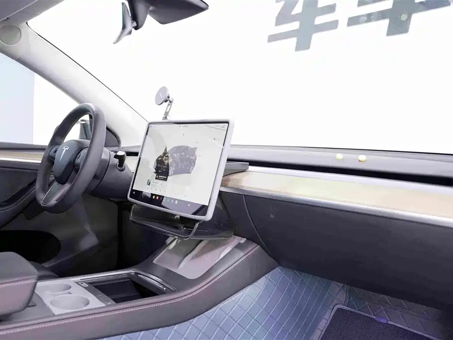 Tesla Model Y 2023 — фото 13