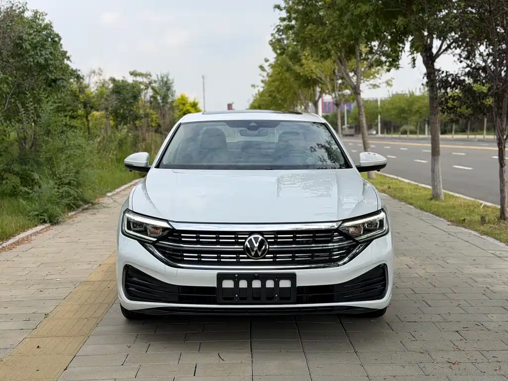 Volkswagen Sagitar 2022