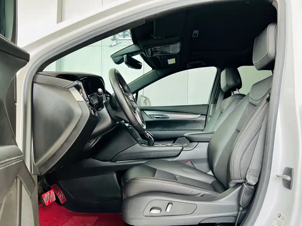 Cadillac XT5 2019 — фото 15