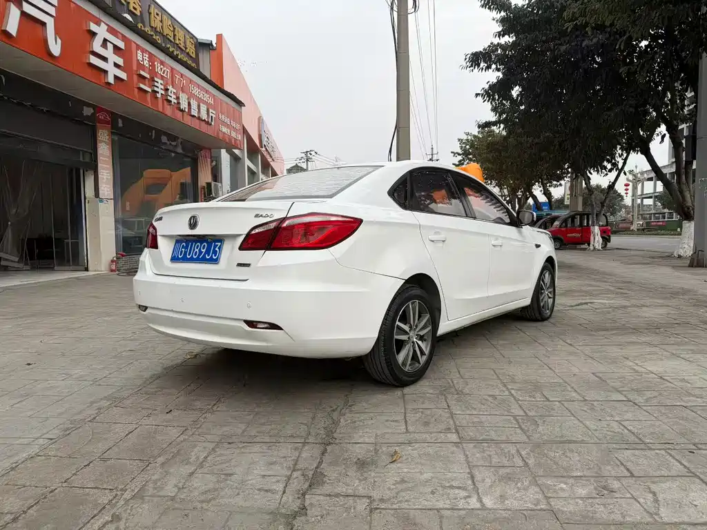 Changan Eado 2016 — фото 6