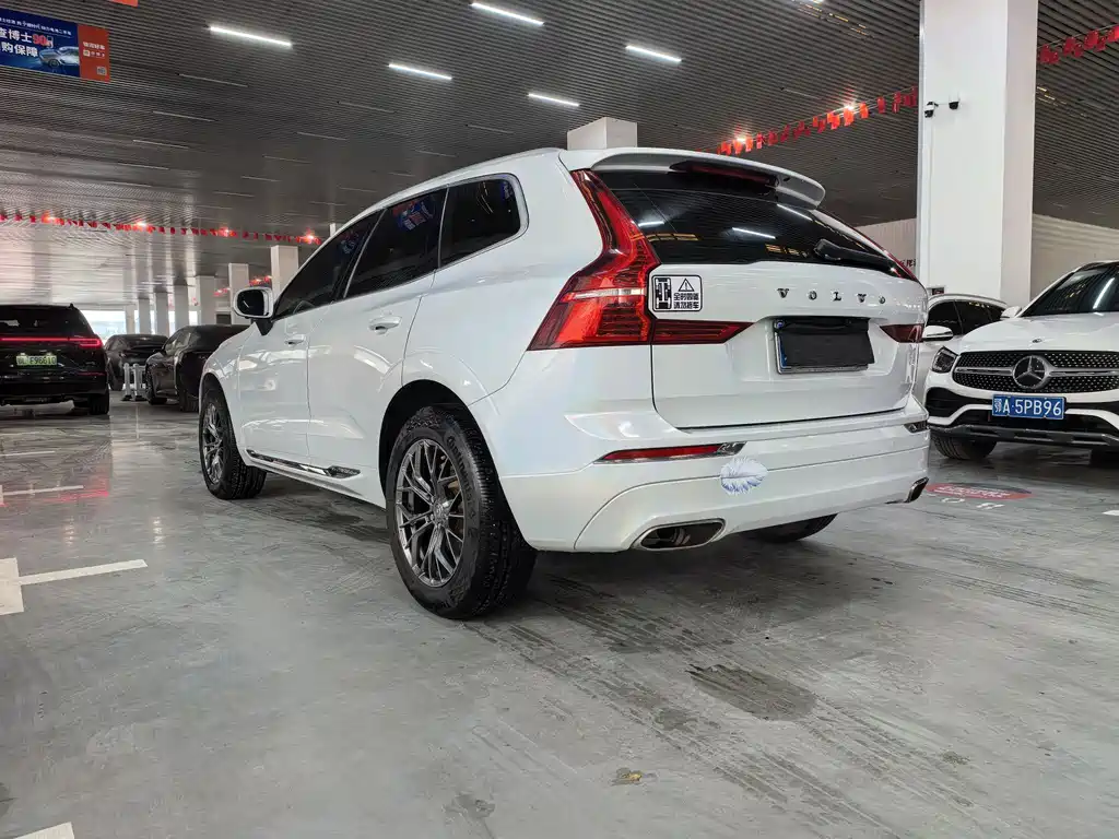 Volvo XC60 2020 — фото 17