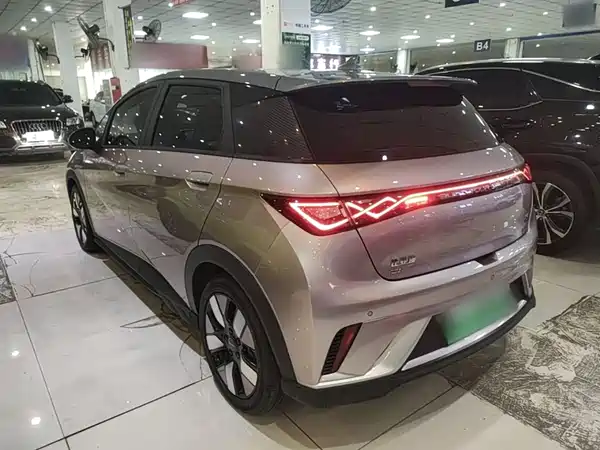 BYD Dolphin 2021