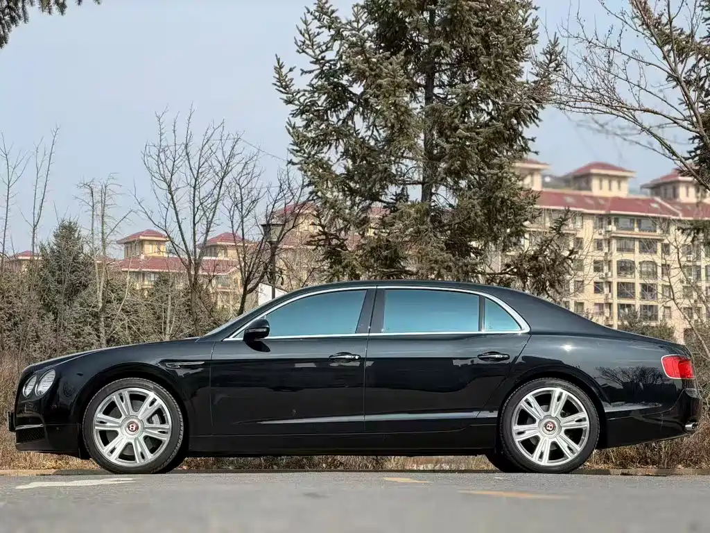 Bentley Flying Spur 2015 — фото 3