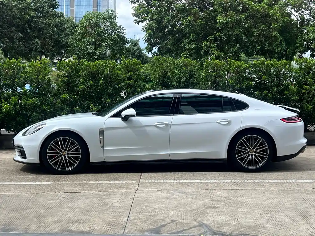 Porsche Panamera 2018 — фото 3