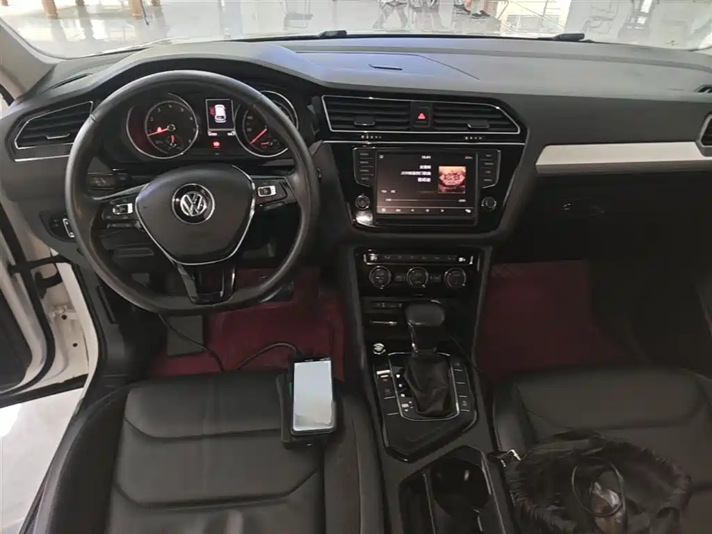 Volkswagen Tiguan L 2018 — фото 10