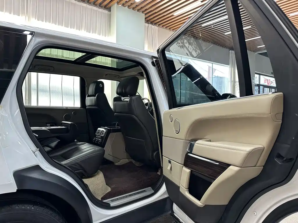 Land Rover Range Rover 2018 — фото 13