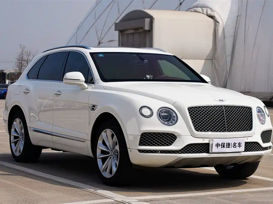 Bentley Bentayga 2020 — фото 2