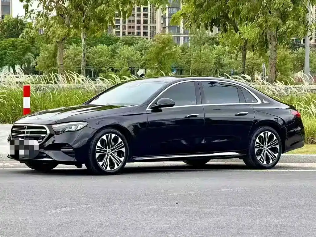 Mercedes-Benz E-Class 2024 — фото 8