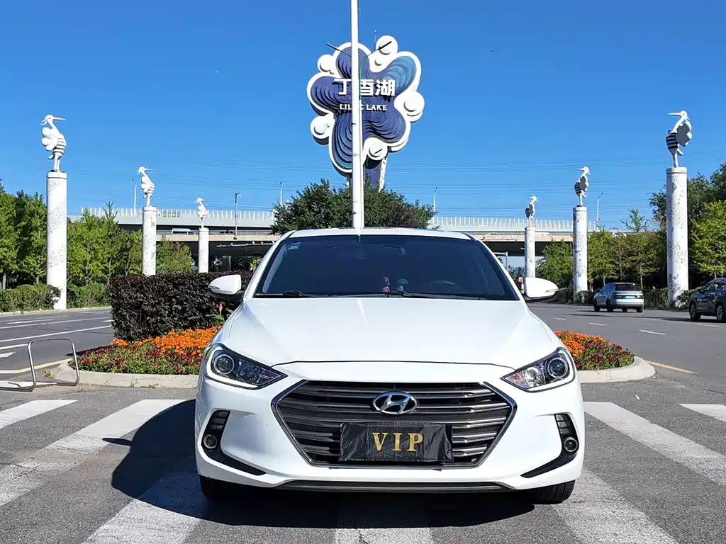 Hyundai Elantra 2019