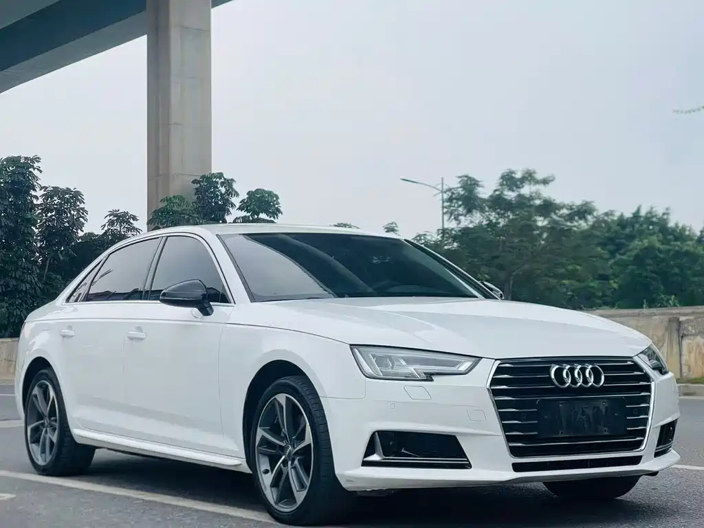 Audi A4L 2018 — фото 2