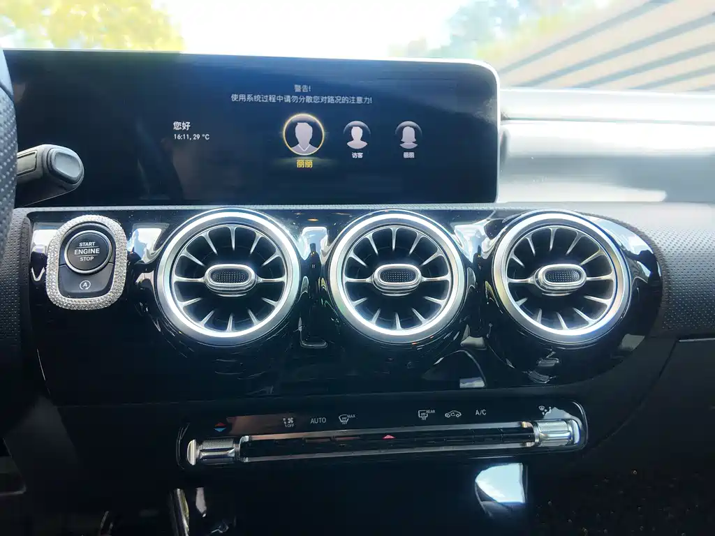 Mercedes-Benz A-Class 2019 — фото 15