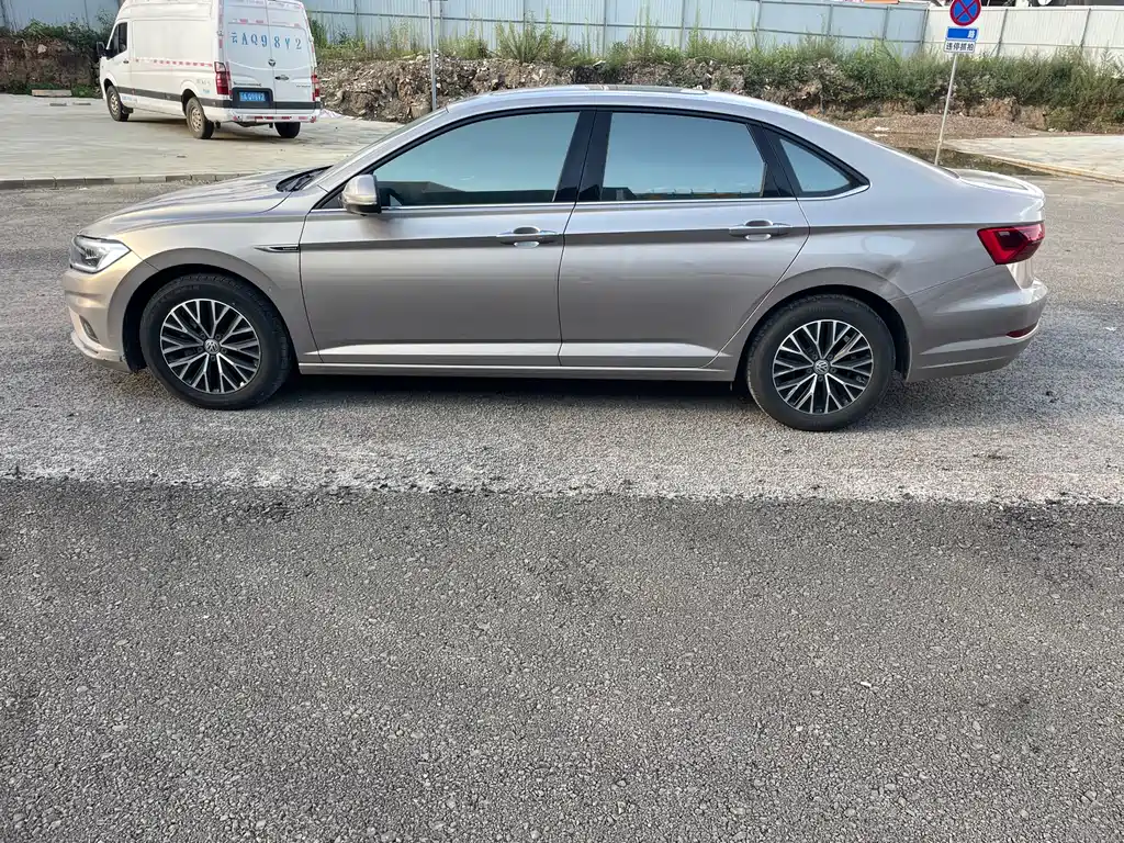 Volkswagen Sagitar 2020