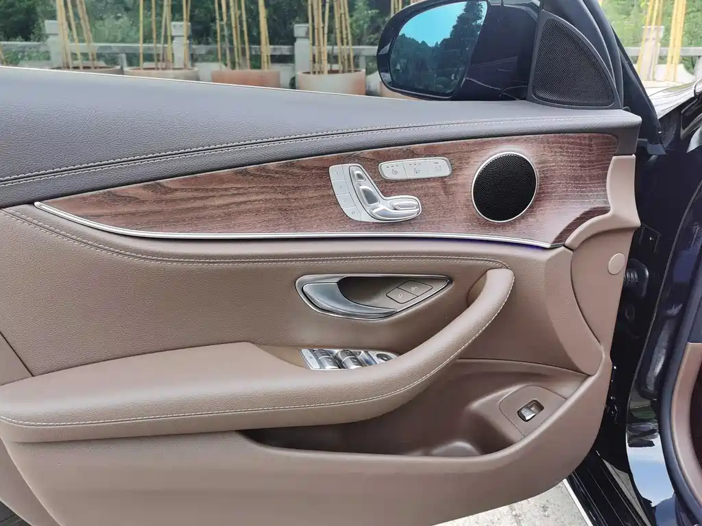 Mercedes-Benz E-Class 2023 — фото 14