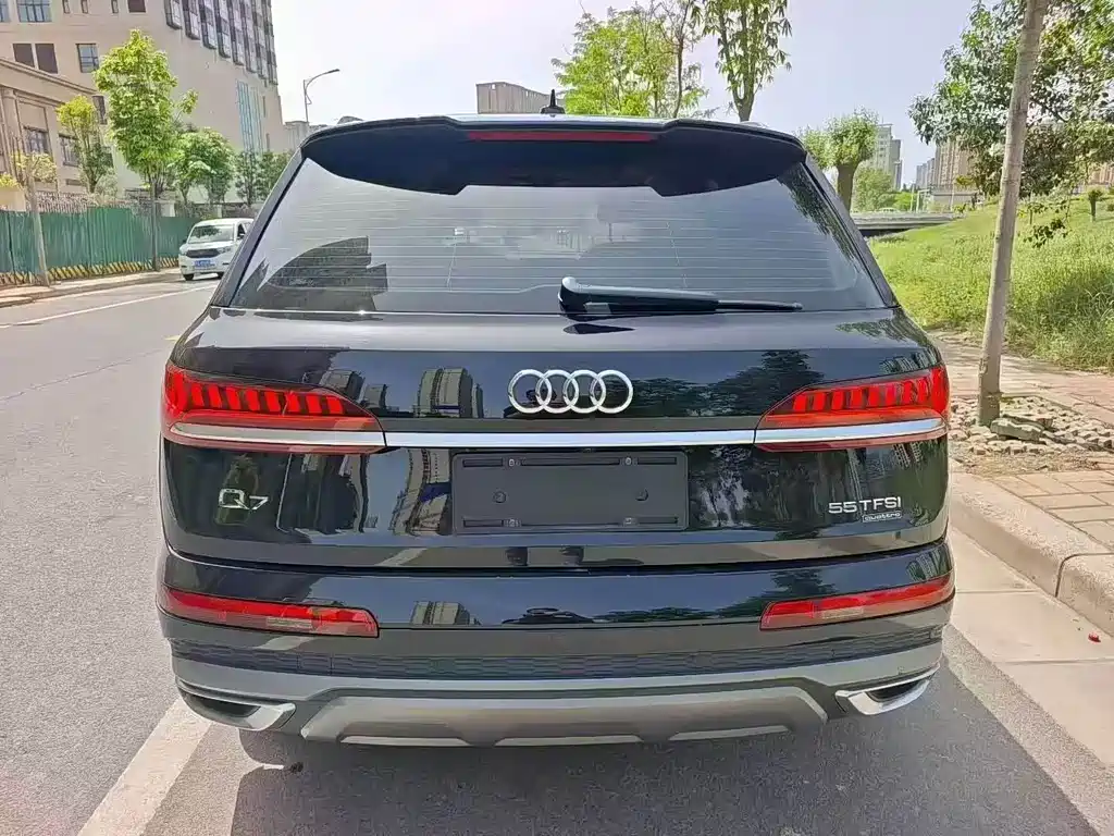 Audi Q7 2021 — фото 8