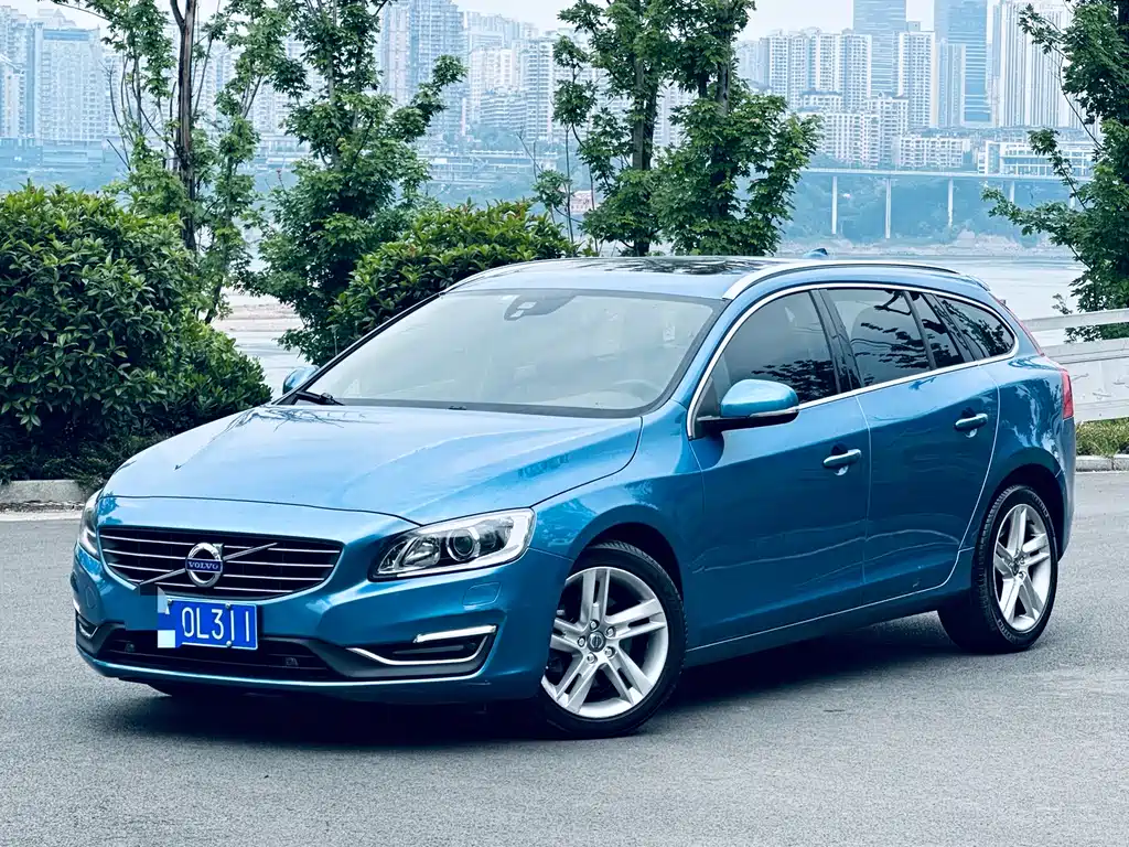 Volvo V60 2013 — фото 1