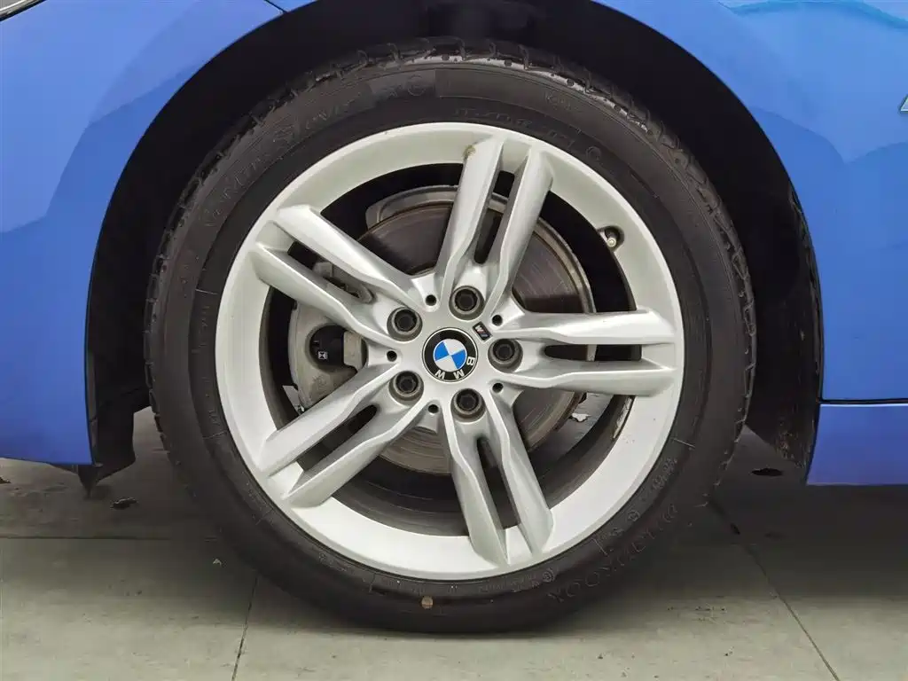 BMW 1 Series 2019 — фото 17