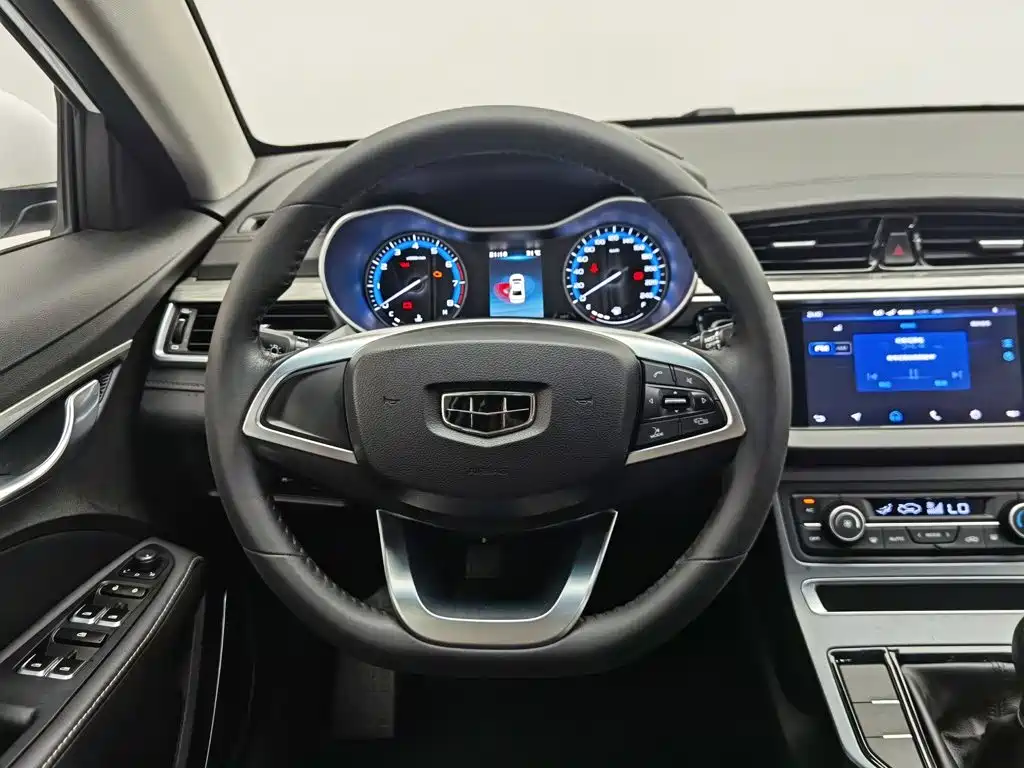 Geely Emgrand 2019 — фото 11