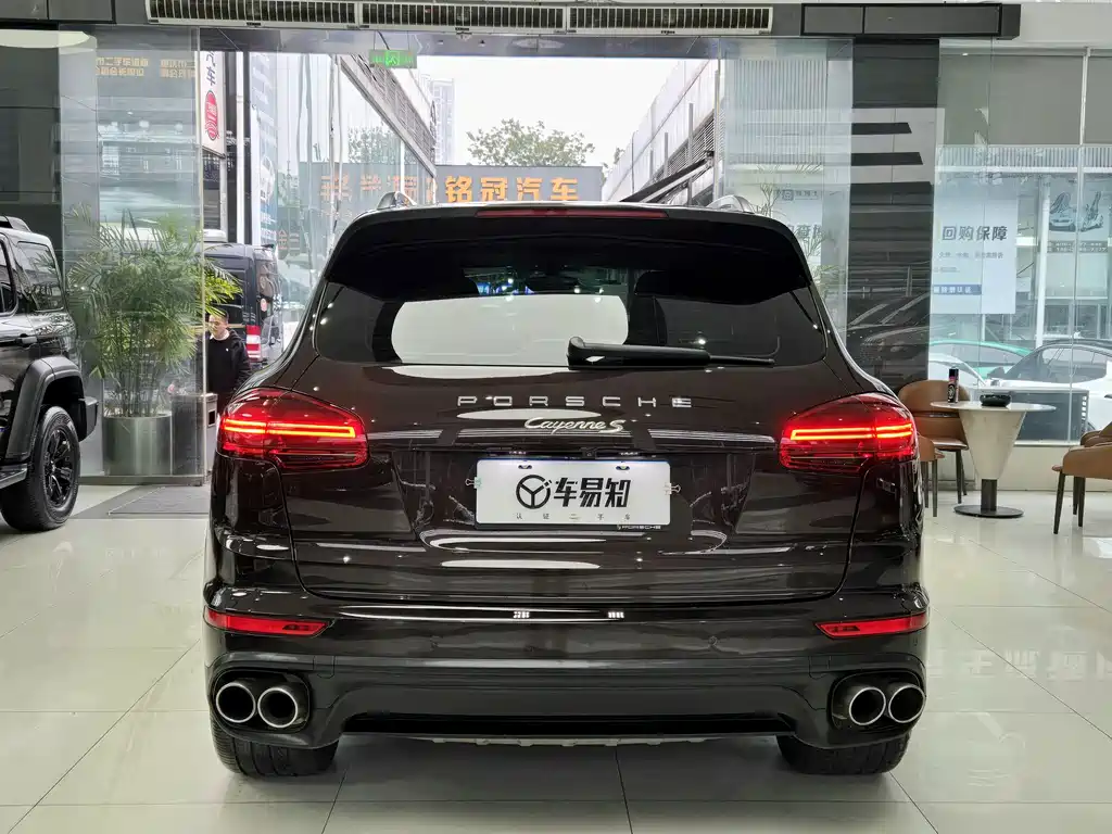Porsche Cayenne Hybrid 2018 — фото 5