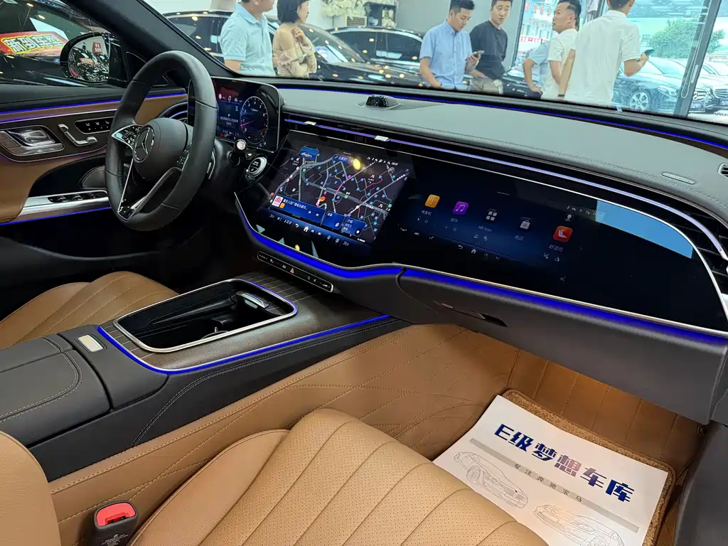 Mercedes-Benz E-Class 2025 — фото 18