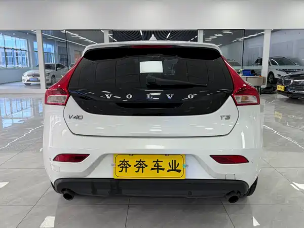 Volvo V40 2017