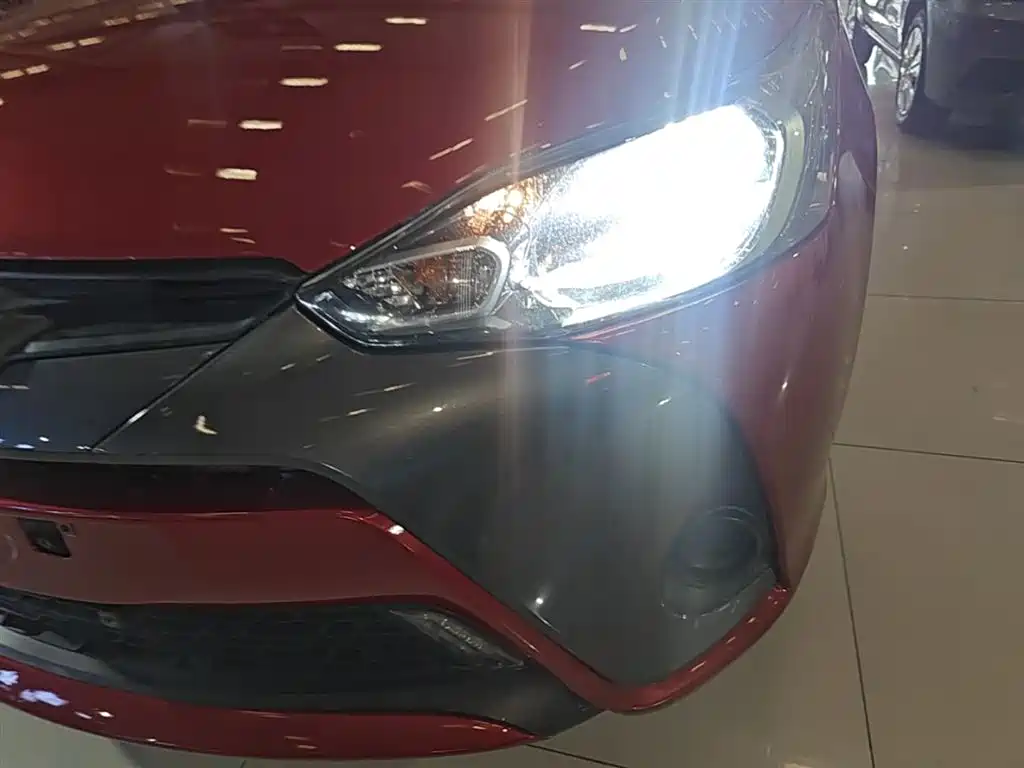 Toyota Yaris L 2018 — фото 24