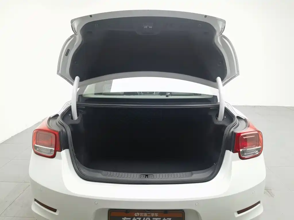 Chevrolet Malibu 2015 — фото 16