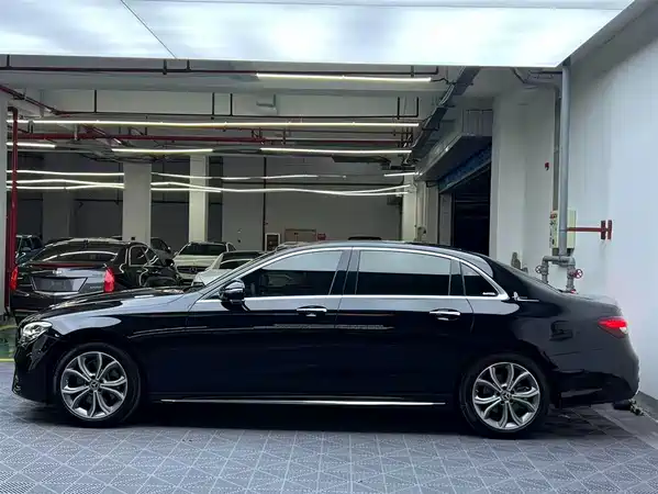 Mercedes-Benz E-Class 2022