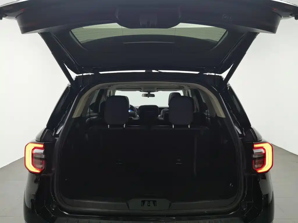 Ford Explorer 2022 — фото 16