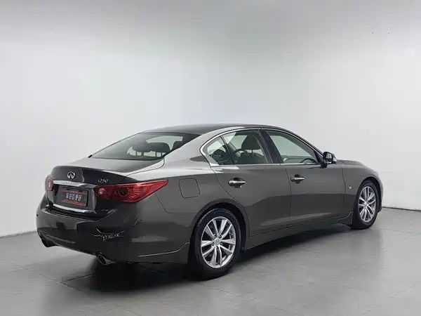 Infiniti Q50 2014