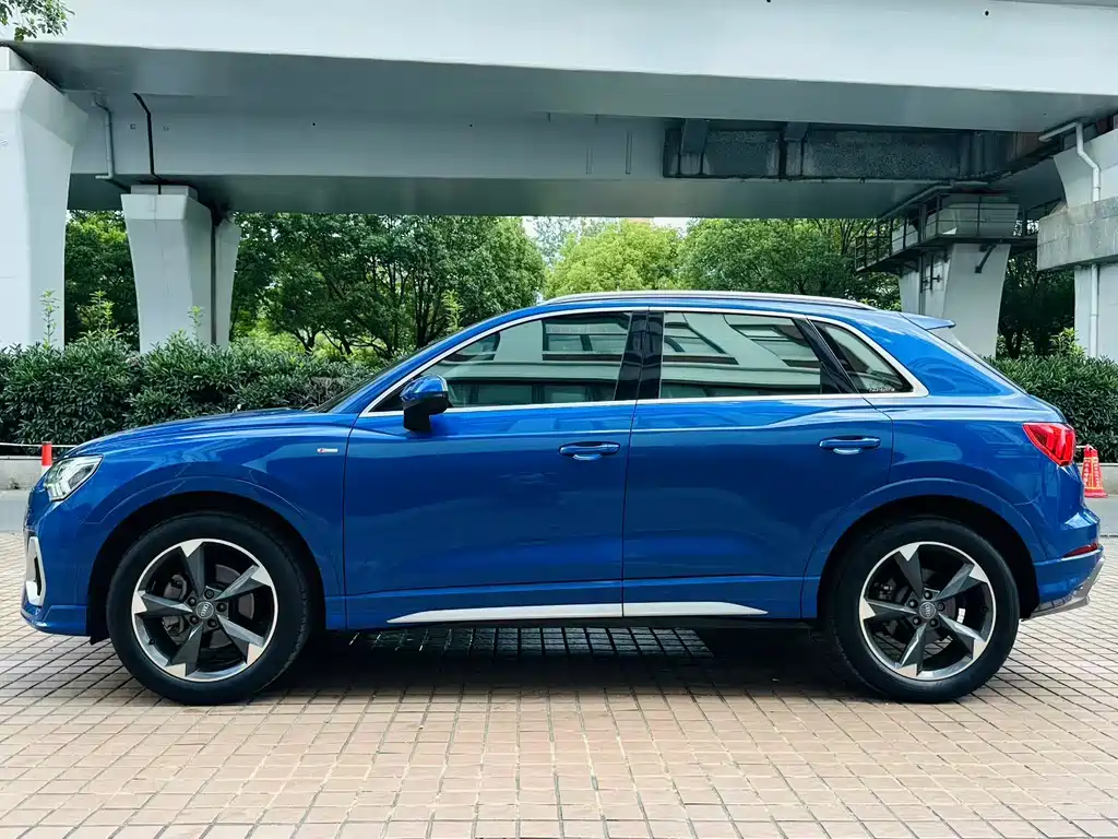 Audi Q3 2019 — фото 18