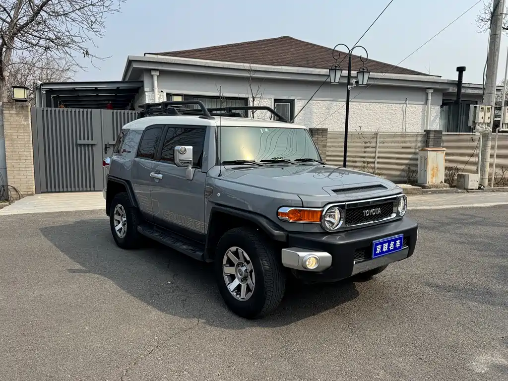 Toyota FJ Cruiser 2019 — фото 3